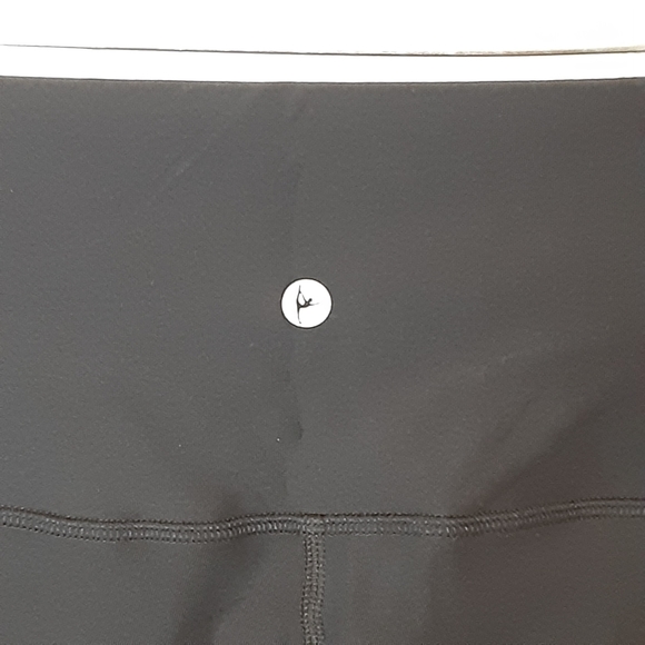 NWT 90 Degree Cutout Black Leggings Size M - Picture 8 of 13